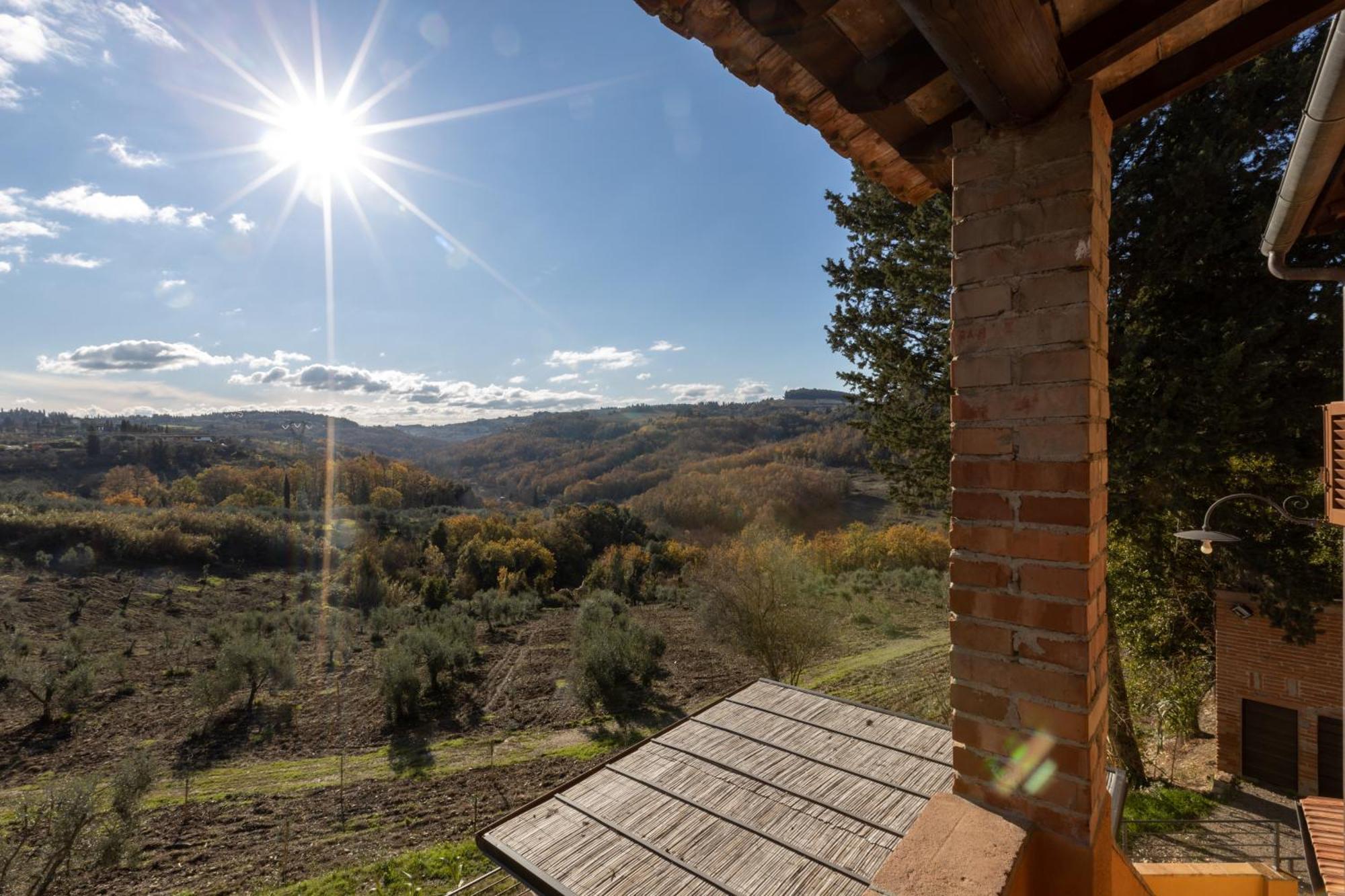 モンテルーポ・フィオレンティーノ Agriturismo Poggio Nardiniヴィラ エクステリア 写真